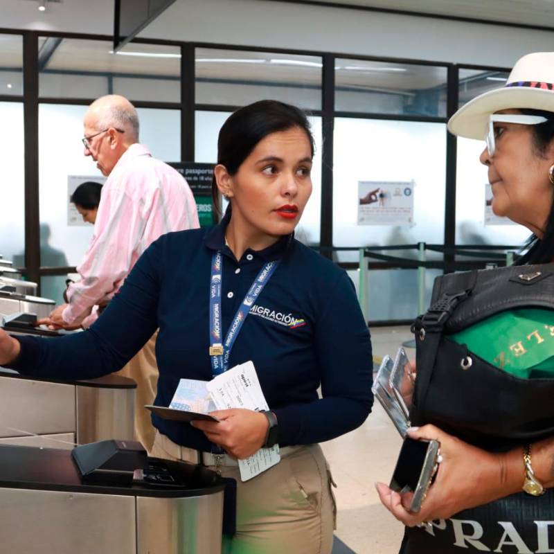 Solo el 20% de viajeros del José María Córdova utiliza el sistema Biomig. FOTOS Cortesía Migración Colombia