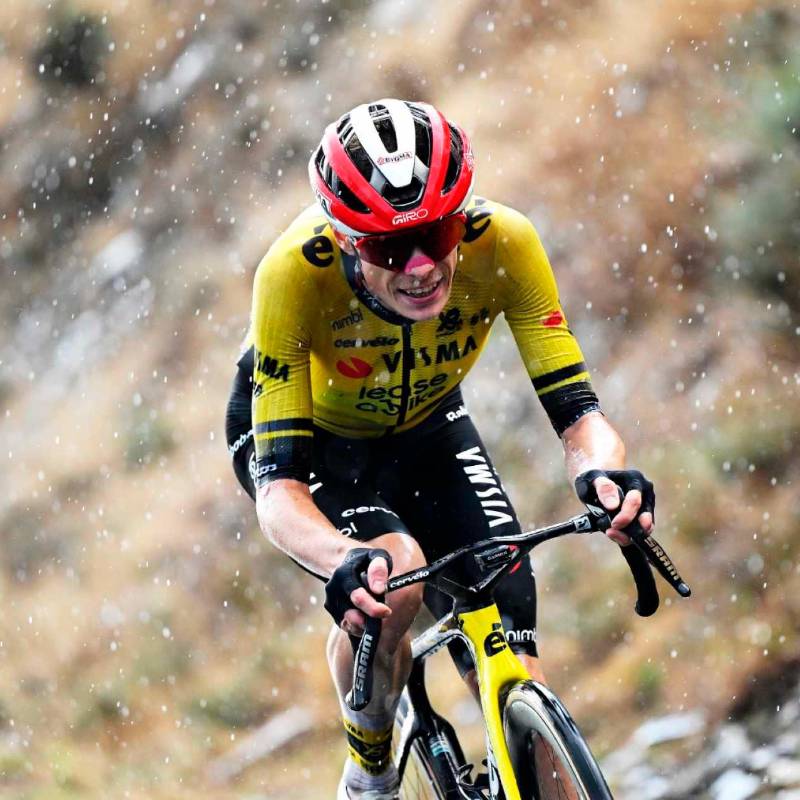 Este es el momento en el que Jonas Vingegaard cruza la meta como ganador de la quinta etapa de la Vuelta a Cataluña. FOTO: Getty