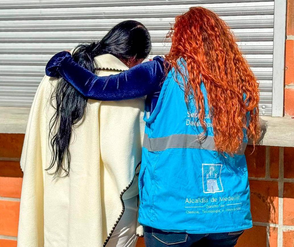 Las familias de los desaparecidos reciben apoyo emocional y asesoría legal de parte de profesionales del distrito. FOTO: ALCALDÍA