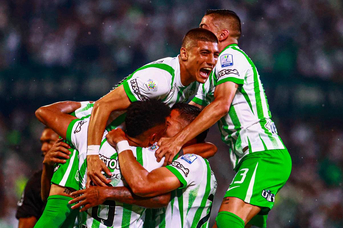 Lo cierto es que la noche en el Atanasio quedará marcada como la del regreso de un grito largamente postergado. Nacional volvió a vencer a Millonarios en Liga en su casa. Foto: Manuel Saldarriaga Quintero. 
