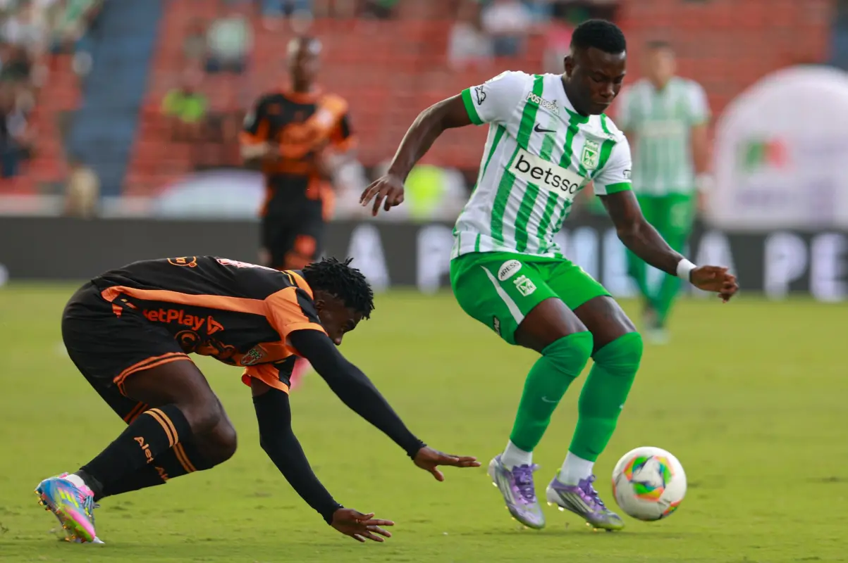 El resultado le permite al equipo instalarse en el grupo de privilegio de la Liga, pero el fútbol mostrado volvió a dejar una sensación de vacío entre quienes asistieron a las tribunas y quienes lo vieron por televisión. Foto: Manuel Saldarriaga Quintero. 