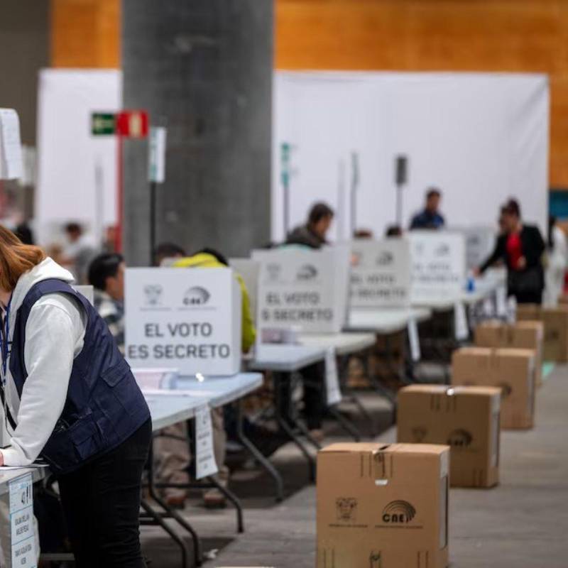 Desde las 7:00 a. m. hasta las 5:00 p. m. estarán abiertas las urnas en Ecuador para el referendo convocado por el presidente Daniel Noboa. Foto: redes sociales 