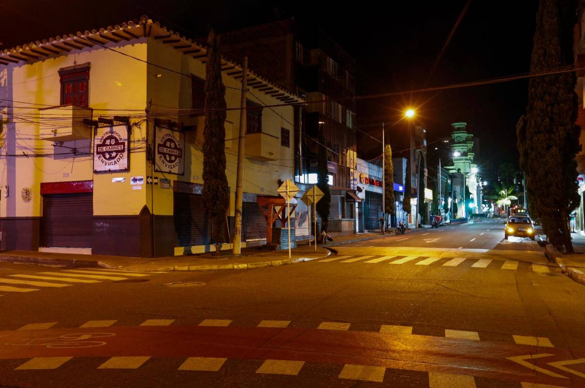 El municipio de Envigado se reflejó un buen comportamiento al acatar la medida del toque de queda que también aplica para los 125 municipios antioqueños de manera generalizada. Foto: Manuel Saldarriaga Quintero.