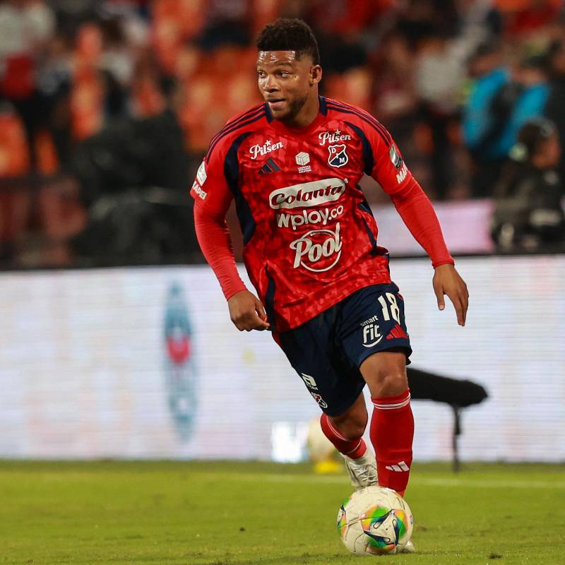 El lateral izquierdo antioqueño Frank Fabra ha sido una de las figuras del Medellín en lo que va del Apertura. Muchos lo piden para Selección Colombia por el nivel que ha mostrado. Foto: Manuel Saldarriaga