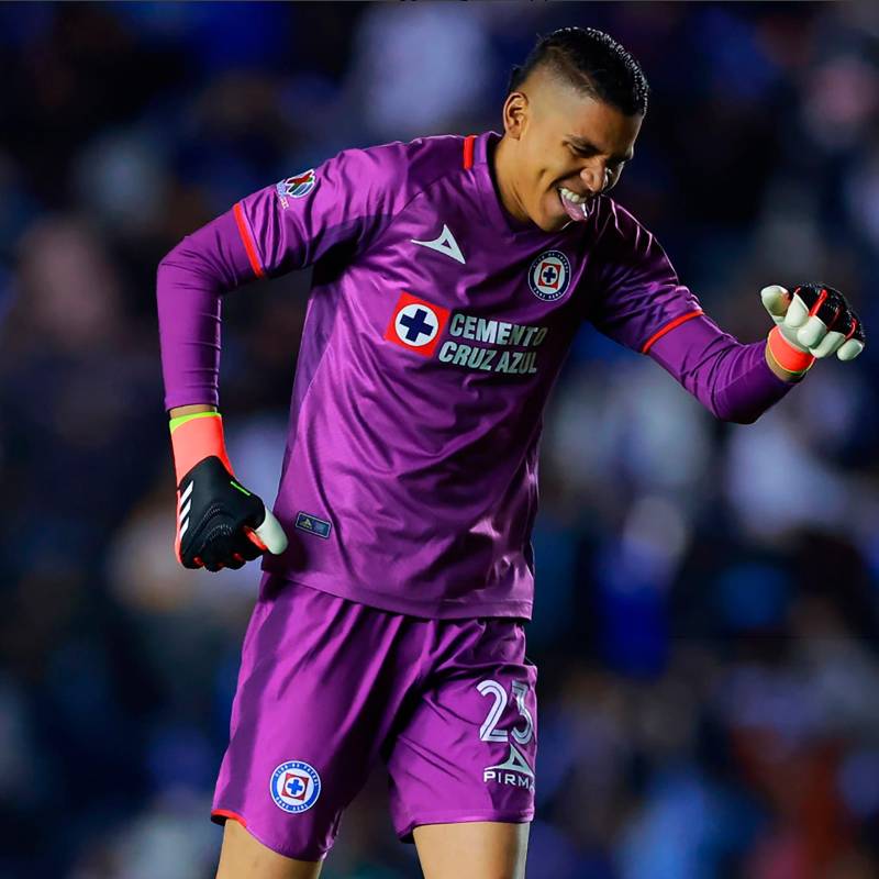 Kevin Mier el arquero colombiano que pasó por Atlético Nacional, y buscará el título de la Concacaf con Cruz Azul. FOTO: GETTY