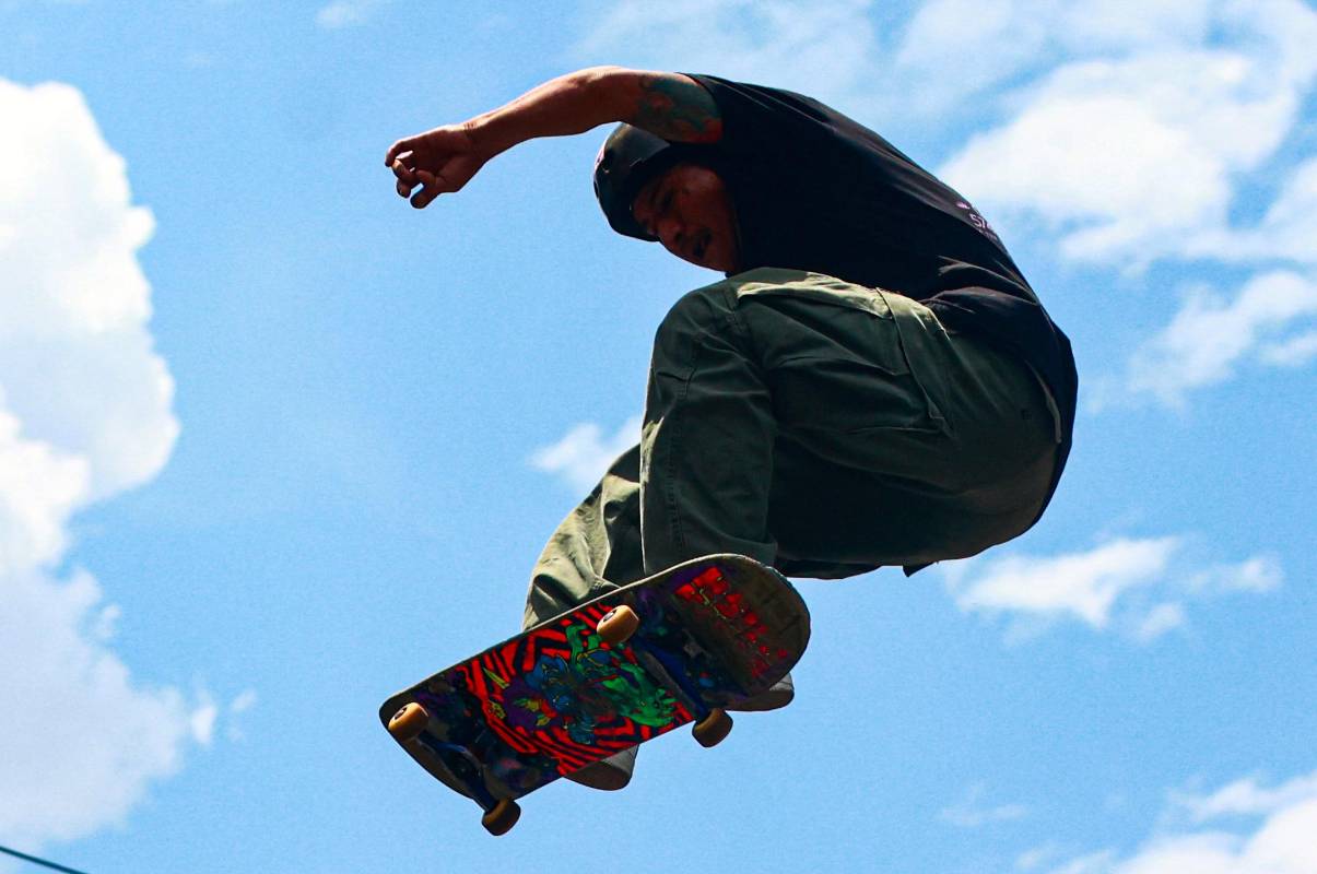 Este tipo de skateboarding se centra en el descenso rápido y técnico, exigiendo a los deportistas una concentración máxima, un control absoluto de la tabla y una valentía a prueba de caídas. Foto: Manuel Saldarriaga Quintero.