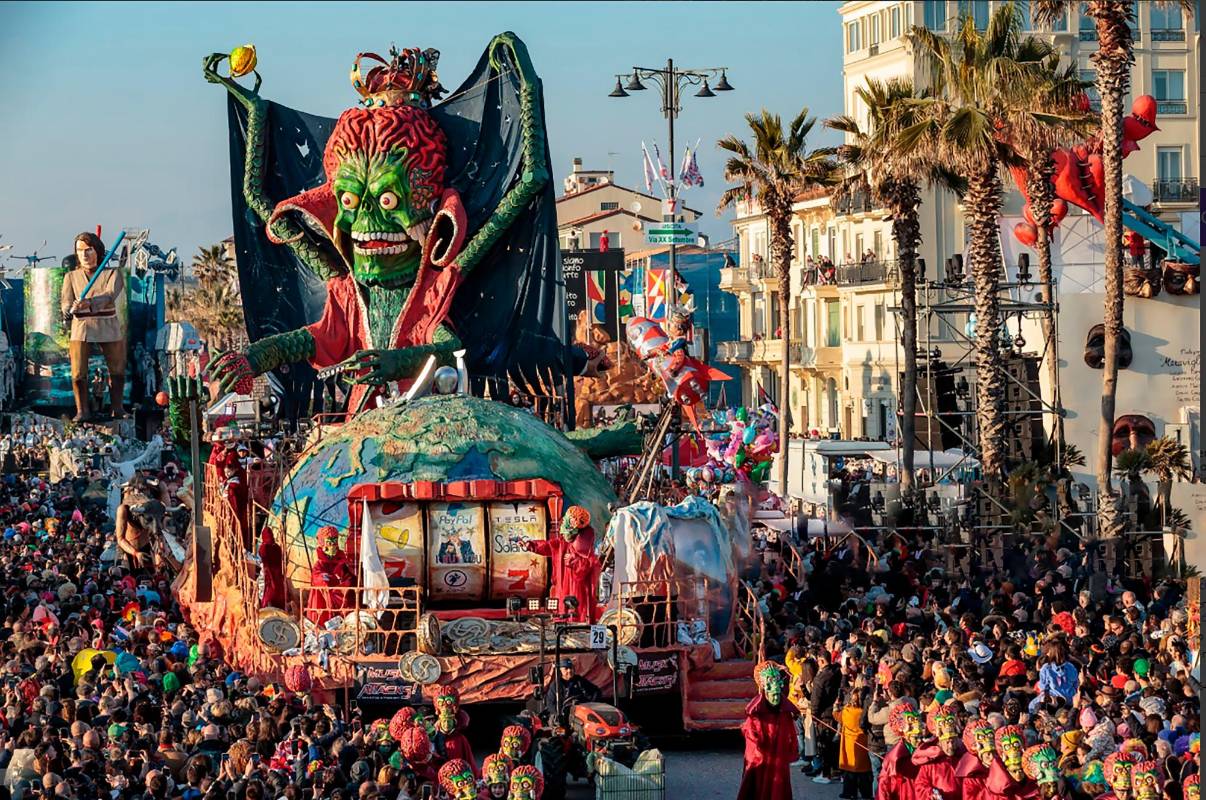 El Carnaval de Viareggio es uno de los mayores eventos folclóricos italianos. Foto: Getty