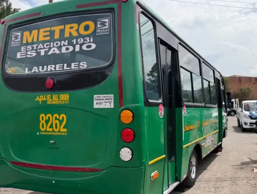 El bus estaba en el sector Estadio, cerca a la Estación el metro, en la carrera 68 con calle 45. Fue inmovilizado y llevado a los patios del Tránsito. Foto: Cortesía.