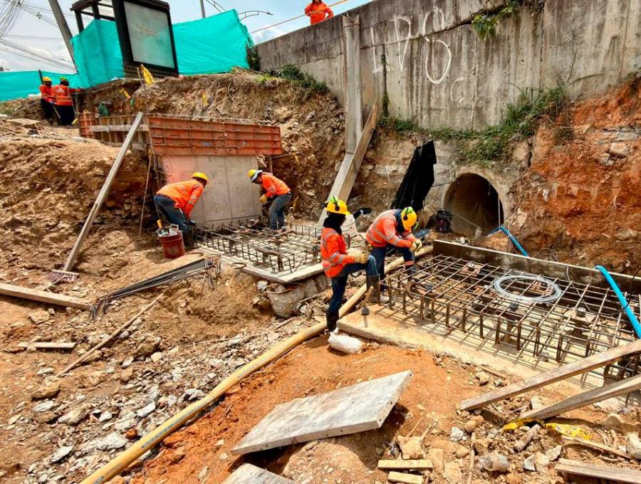 La solución técnica incluye la construcción de una nueva tubería mediante tecnología Tunnel Liner. FOTO: ALCALDÍA