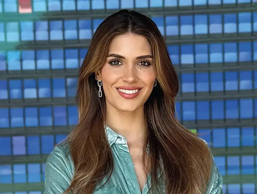 Gabriela Tafur, abogada caleña, exreina de belleza y graduada de Stanford, cerró una ronda semilla por US$5 millones para acelerar la expansión de Idilio, una plataforma de video vertical especializada en microdramas para el público hispanohablante. FOTO: Cortesía - Forbes.