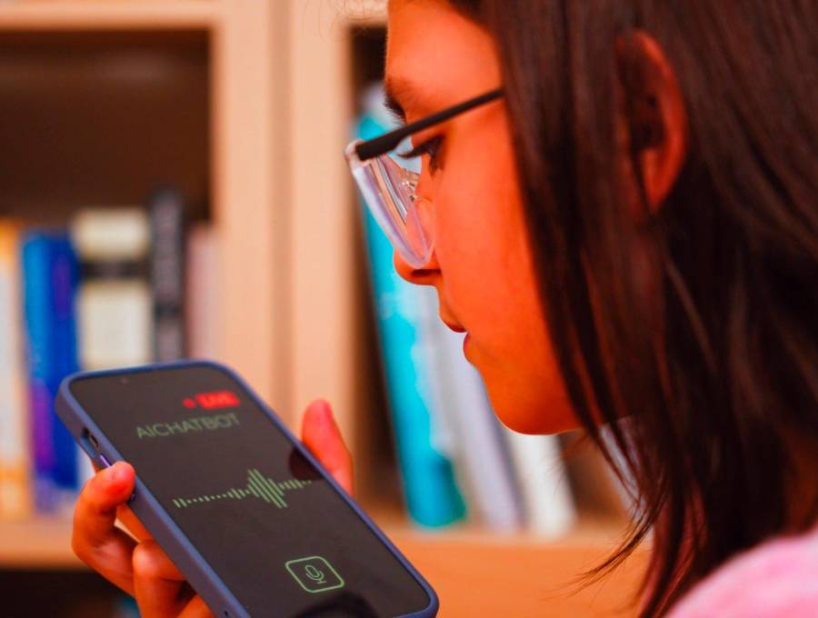 Entre otras cosas, este actualización bloqueará contenido sexual explícito y otros contenidos dañinos. También facilitará la intervención de las autoridades para garantizar la seguridad, en caso de que sea necesario. Foto Getty. 