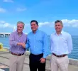 De izquierda a derecha: Orlando Cabrales, CEO de Frontera Energy, Juan Carlos Hurtado, presidente (e) de Ecopetrol y Raúl Pérez, gerente general de Puerto Bahía. FOTO: CORTESÍA