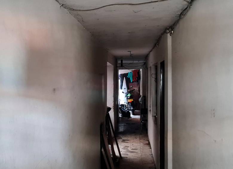 Dentro de esta vivienda, en Itagüí, otro adulto mayor fue hallado sin vida luego de tres días de no saberse nada de él. FOTO santiago olivares tobón