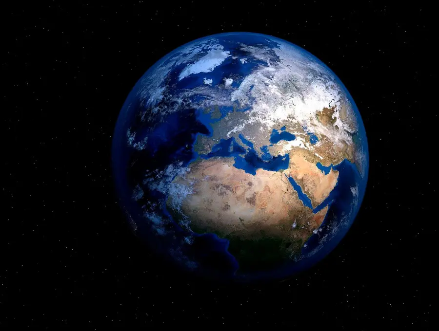 La aceleración de la rotación de la Tierra en 2025 reducirá la duración de los días en milisegundos, un fenómeno que revela el dinamismo del planeta. FOTO Pixabay