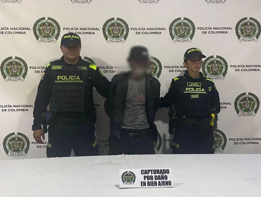 Testigos afirmaron a la Policía que el reciclador habría prendido fuego a un objeto que posteriormente se propagó de manera descontrolada hacia las casas vecinas. FOTO: Cortesía Policía Metropolitana