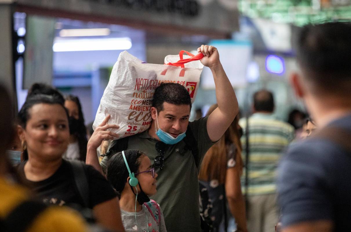 En la Terminal del Sur la situación es menos compleja, aunque sí hay demanda alta, en especial para los destinos del Suroeste y suroccidente del país. Foto: Camilo Suárez