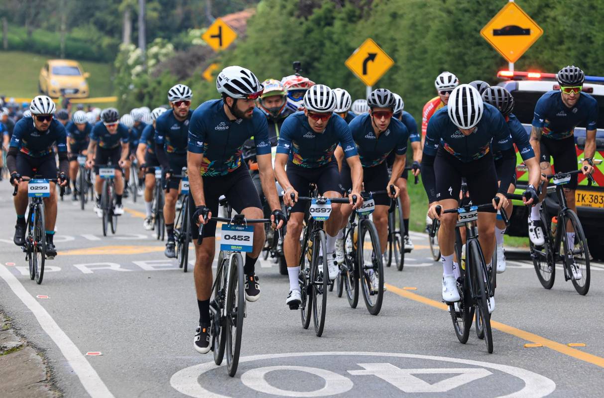 El Gran Fondo (110 km) fue el primero en arrancar y dar inició a las competencias. Foto: MANUEL SALDARRIAGA QUINTERO.
