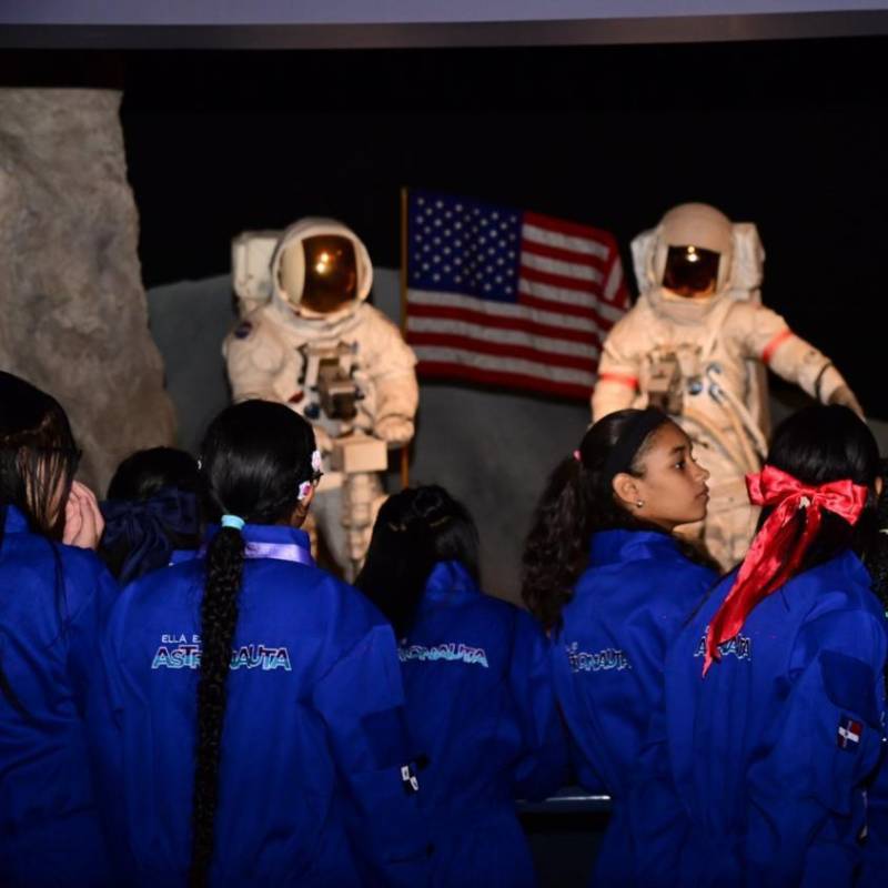 El programa Ella Es Astronauta busca acercar a niñas latinoamericanas al mundo de la ciencia, la tecnología y la exploración espacial. FOTO: Fundación She Is.