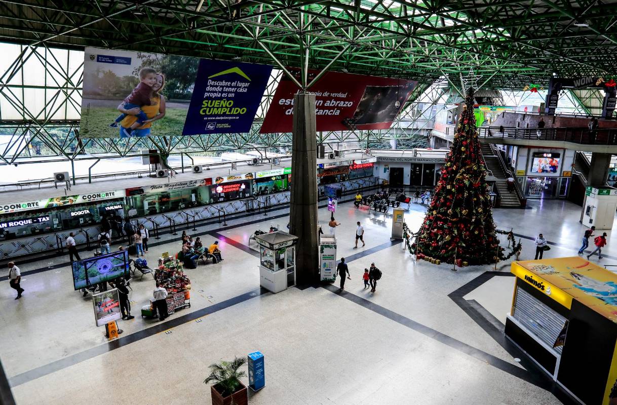En el interior de la Terminal del norte la calma era total, con algunos pocos usuarios de querían viajar. Foto: Jaime Pérez
