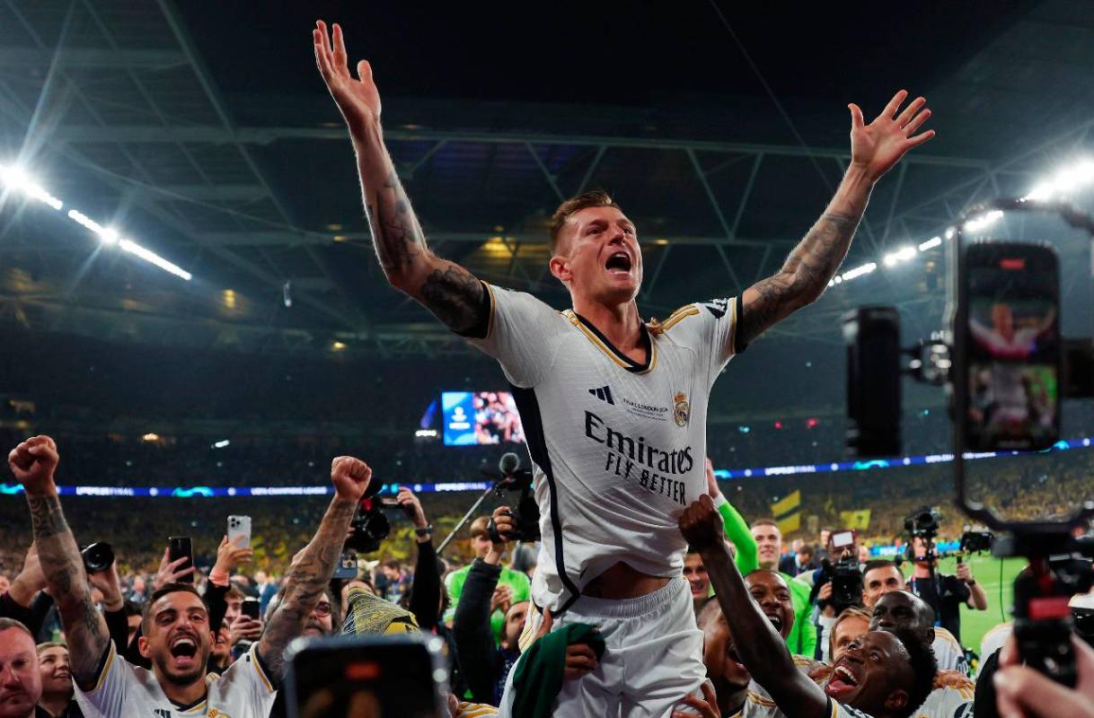 También se conoció el adiós de Toni Kroos, quien alcanzó su Champions League número seis con el Real Madrid. FOTO GETTY 