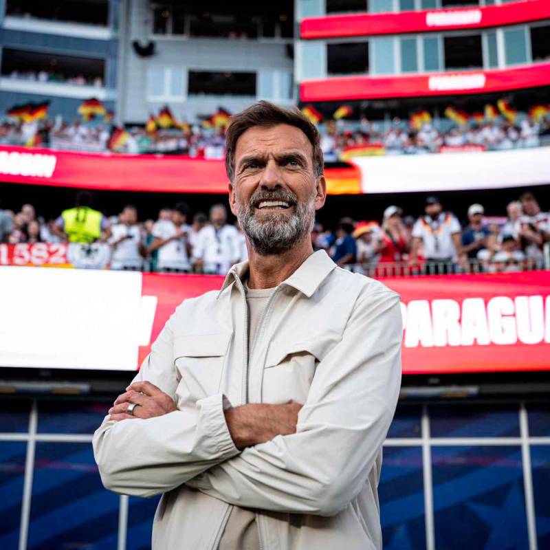 El técnico Jürgen Klopp fue anunciado como nuevo seleccionador de Alemania. El reto es grande ya que los teutones no son protagonistas de la Copa Mundo desde hace varias ediciones, en Rusia y Catar no estuvieron y en Norteamérica los eliminaron en 16avos. FOTO @FIFA
