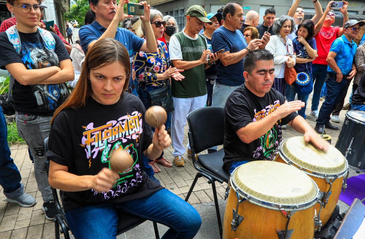 El parque mostró una cara distinta a la habitual y fueron muchos los visitantes que llegaron atraídos por el recital Foto: MANUEL SALDARRIAGA QUINTERO.