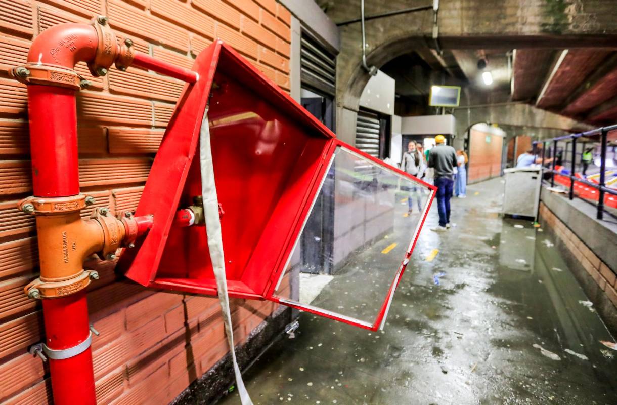 Las cabinas para la atención de emergencias también quedaron destruidas. FOTO: Jaime Pérez
