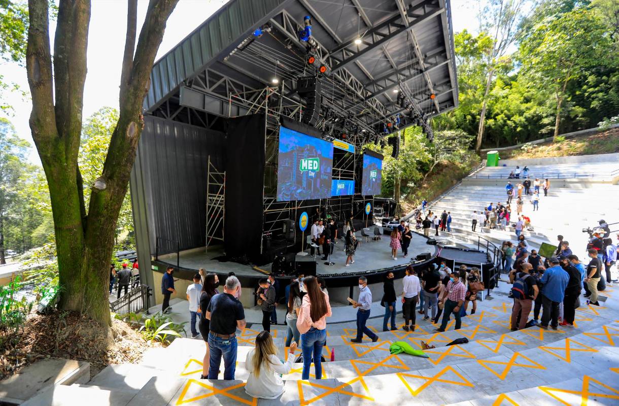 De nuevo regresa el público a las graderías del Carlos Vieco. Foto. Jaime Pérez