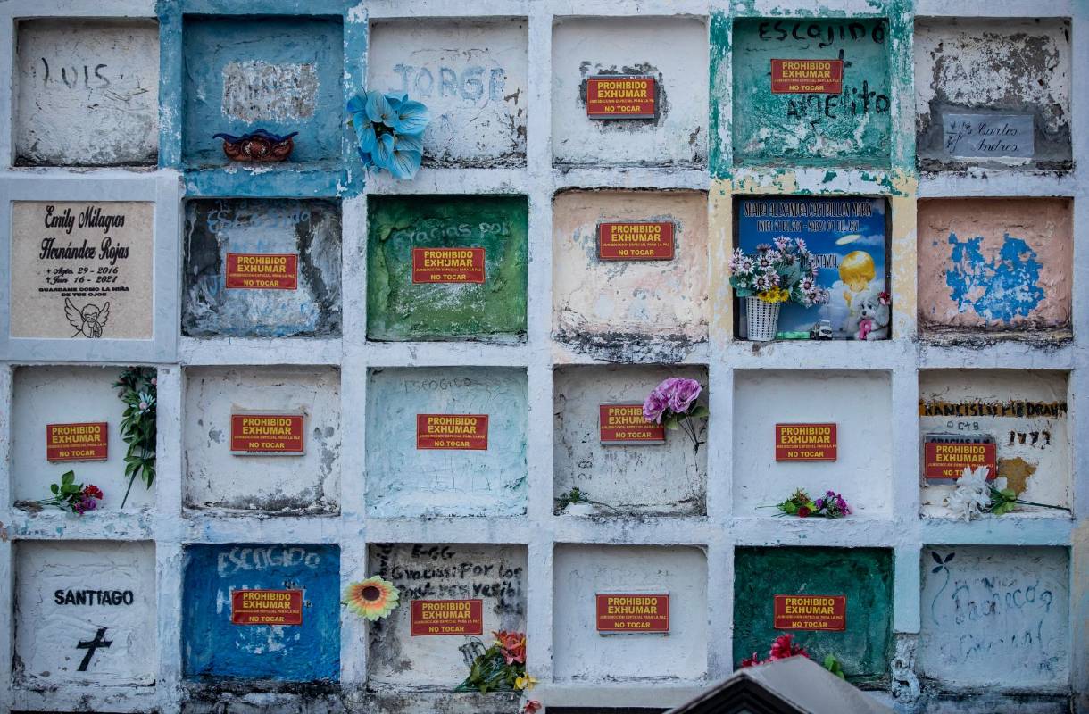 Con la recuperación se puede identificar los cuerpos y también desocupar bóvedas, que sirven para familias sin recursos. Foto: Jaime Pérez