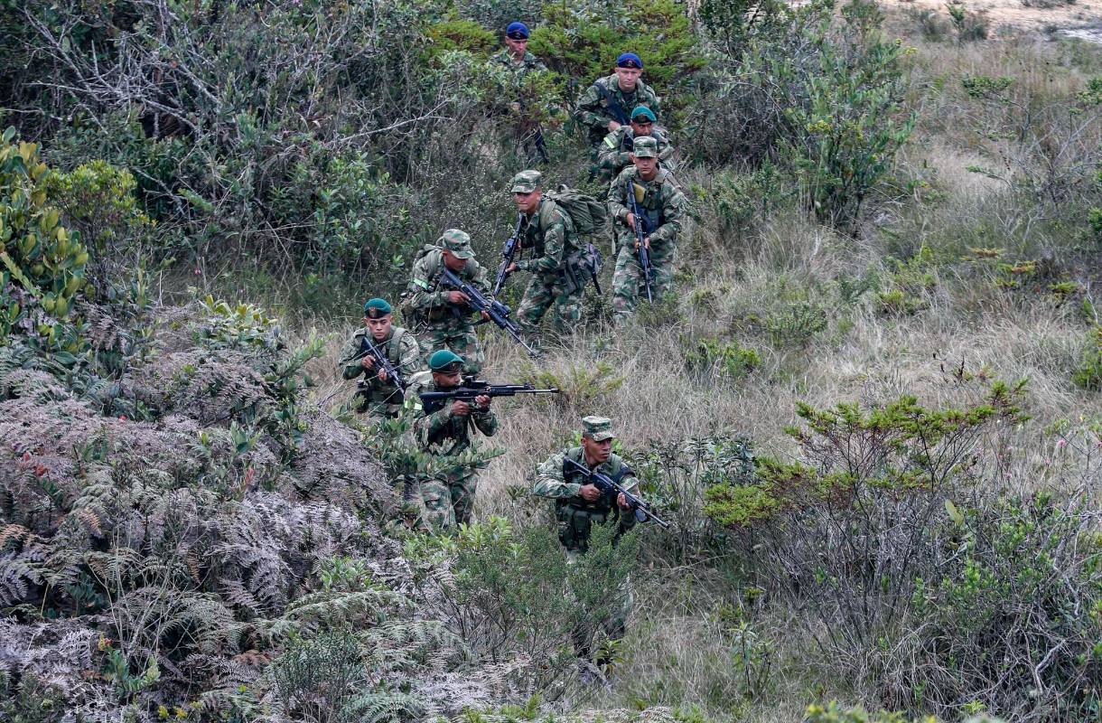 El entrenamiento es fundamental para su ejercicio diario y nunca perder la reacción inmediata en medio de los combates. Foto Manuel Saldarriaga.
