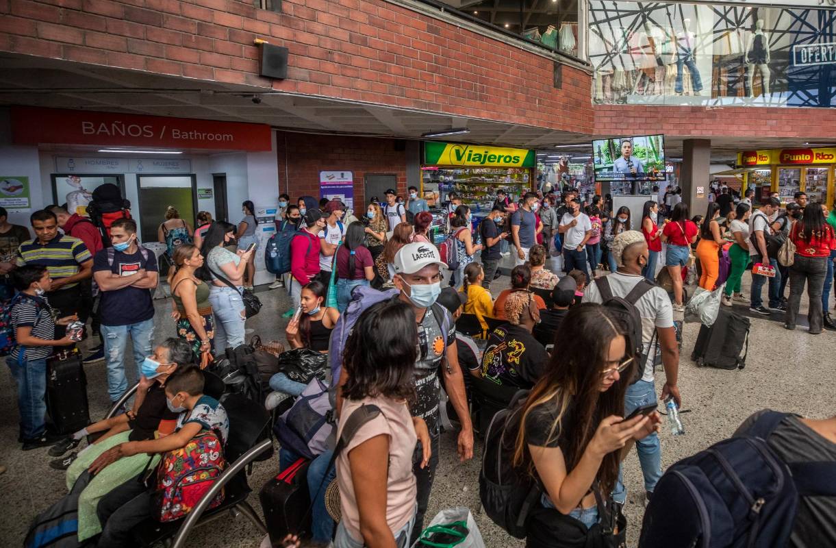 La terminal del Norte de Medellín llegó a su limite en este puente de Semana Santa. Foto: Camilo Suárez