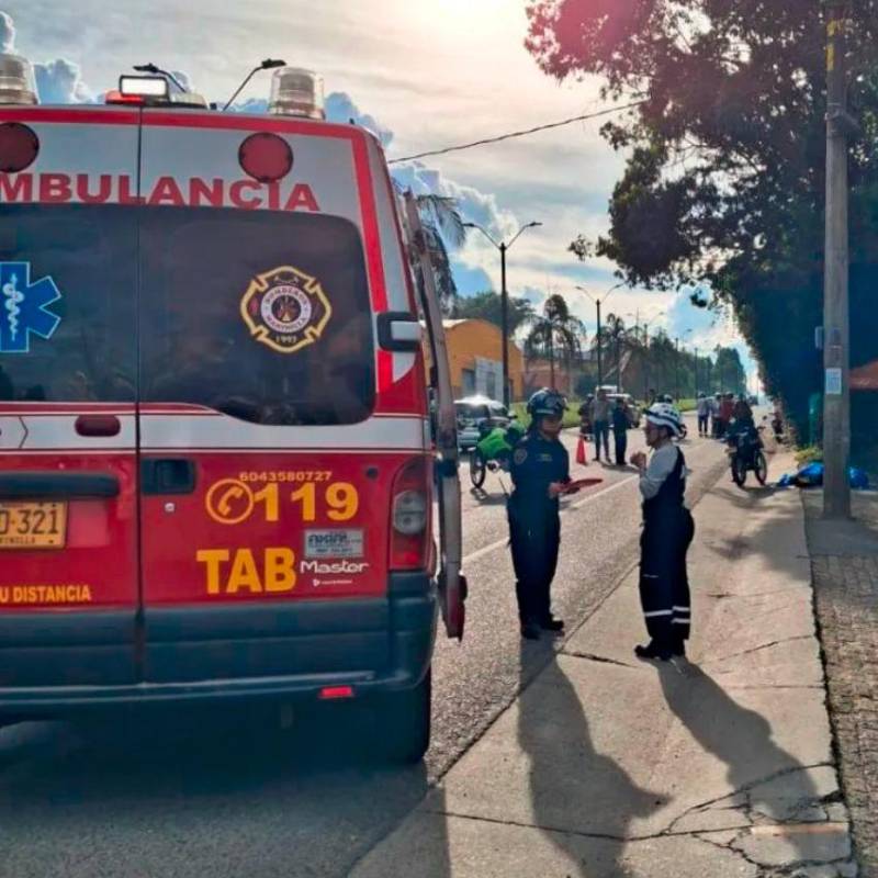 En el kilómetro 37 de la autopista Medellín-Bogotá, en el tramo de Marinilla, ocurrió el asesinato de dos hombres que iban en una motocicleta. Uno murió camino al Hospital San Juan de Dios, de la localidad. FOTO: CORTESÍA