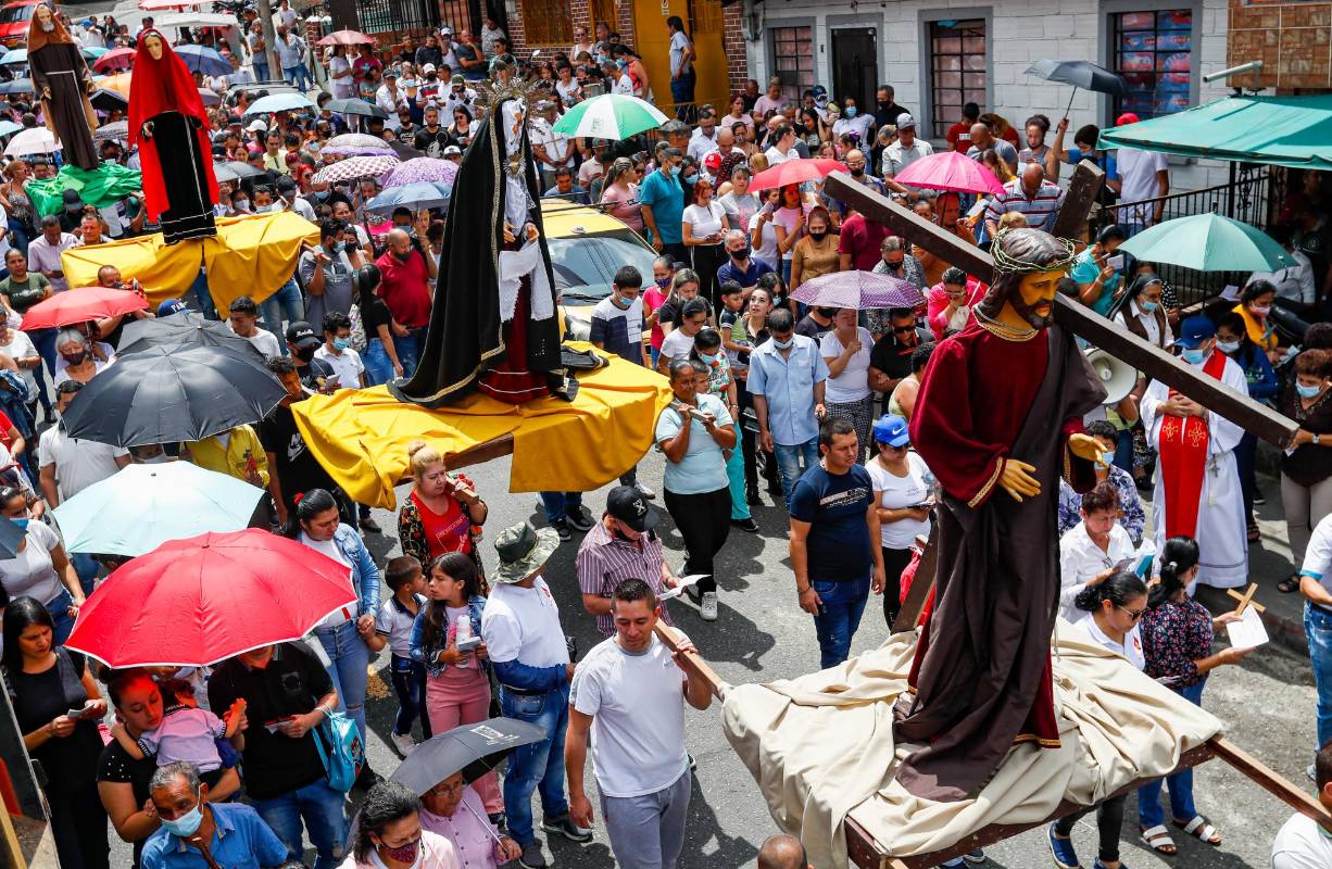En las calles del Barrio Santa Cruz también hubo fervor. Foto: Manuel Saldarriaga Quintero.