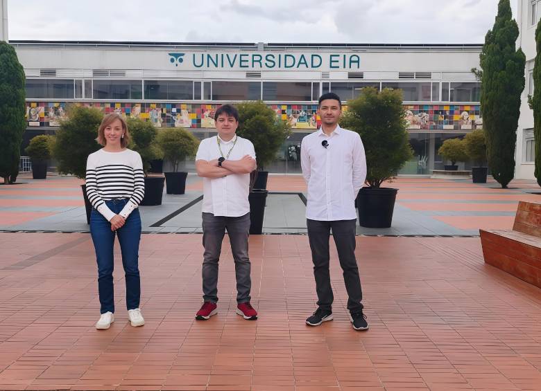 Amalia Betancur, José Valentín Restrepo y Daniel Ávila son los investigadores de la Universidad EIA que están participando en DUNE. FOTO: Cortesía Universidad EIA.