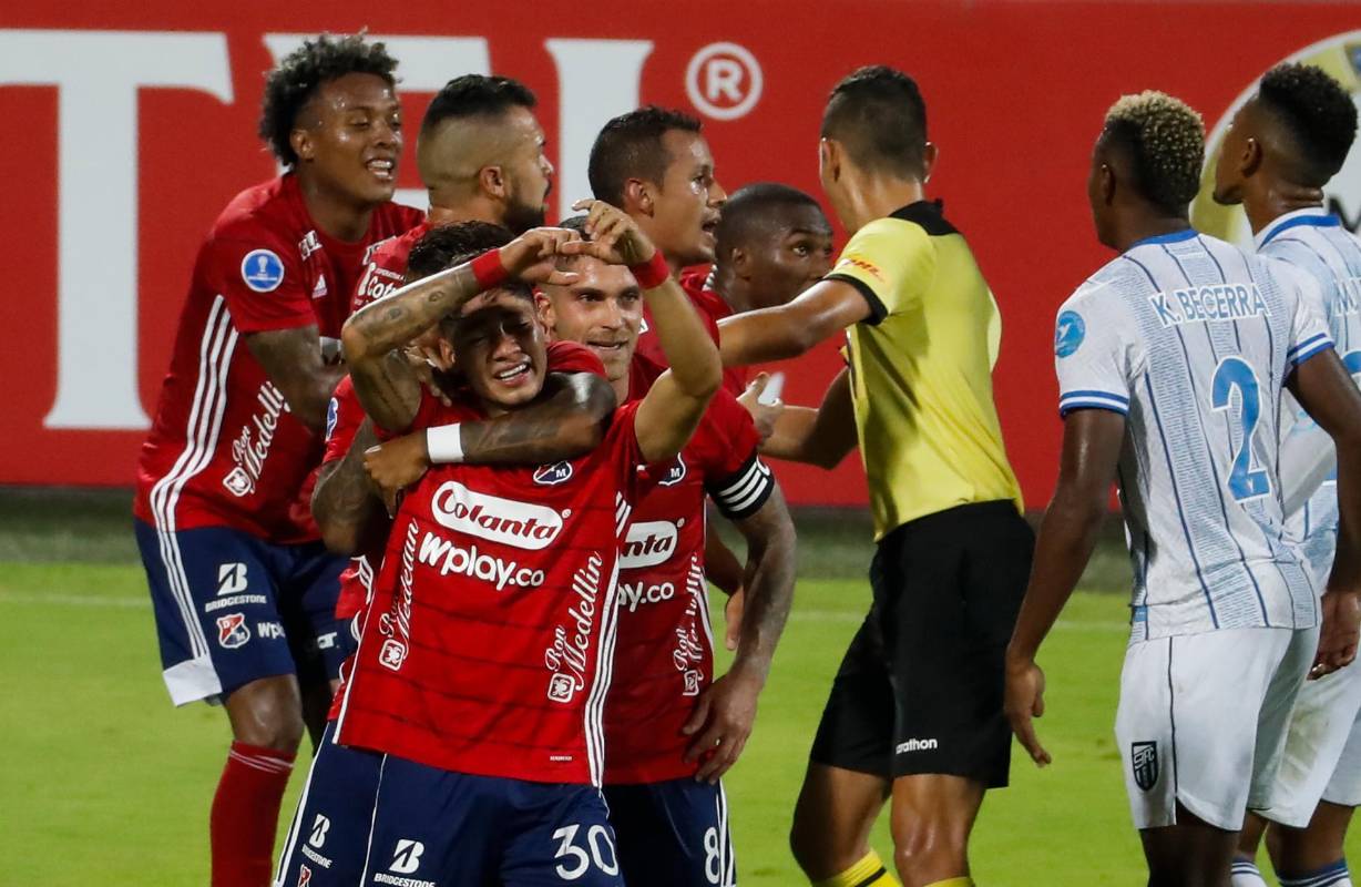 En el último suspiro del juego, Bryan Castrillón, marcó para la victoria del Poderoso. Foto: Manuel Saldarriaga Quintero.