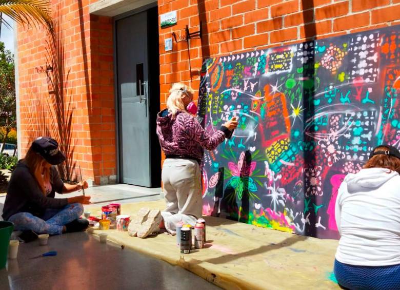 Un lienzo pintado en Sonsón por Pirañas Crew. Foto: Cortesía Pirañas Crew