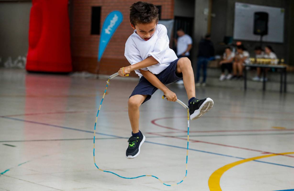 Las competencias se realizan en Medellín y Copacabana, en las categorías de: velocidad de cuerda individual y doble, así como estilo libre de cuerda individual y doble cuerda, además de trucos por niveles y exhibiciones. Foto: MANUEL SALDARRIAGA QUINTERO.