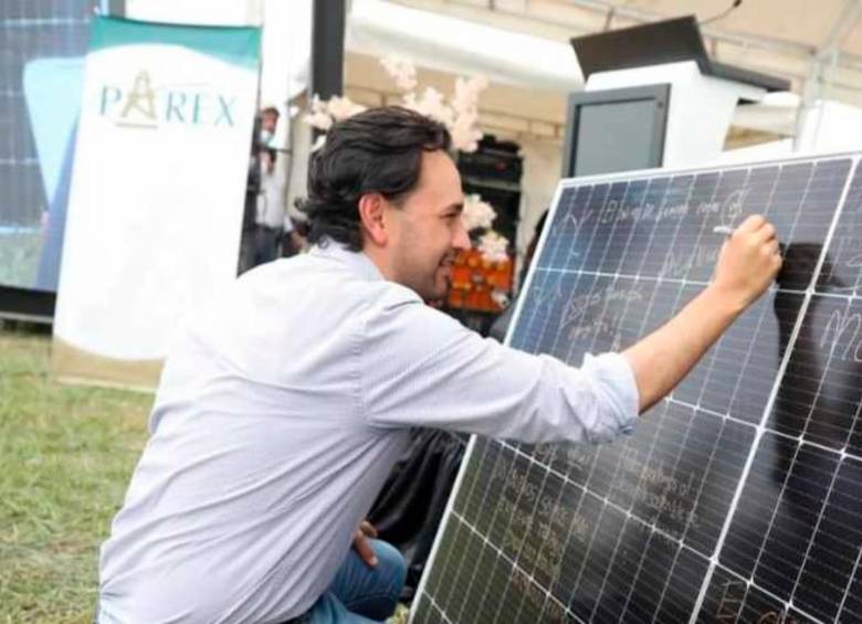 Ministro Diego Mesa es reconocido como una de las 20 personas en el mundo que más están ayudando a enfriar el planeta y cuidar el medio ambiente, según la ONG internacional Driving Change. FOTO Minminas