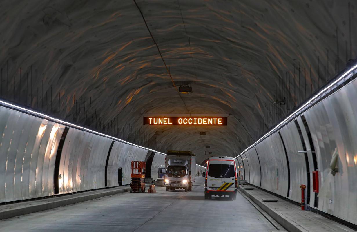 Quienes imaginaban un túnel similar al antiguo (inaugurado en enero de 2006) seguro se llevarán su más grata sorpresa cuando aborden el trayecto del nuevo. Ambos se parecen en la extensión, pues comparten la misma longitud de 4,6 kilómetros. Foto: MANUEL SALDARRIAGA QUINTERO. 