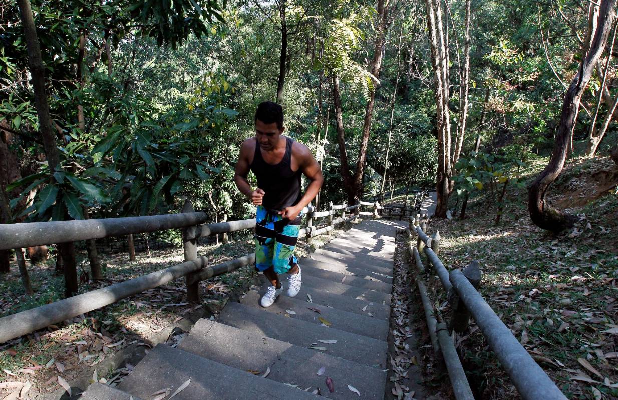 El cerro la asomadera es utilizado por deportistas de la comunidad del centroriente de la ciudad. Foto: Jaime Pérez