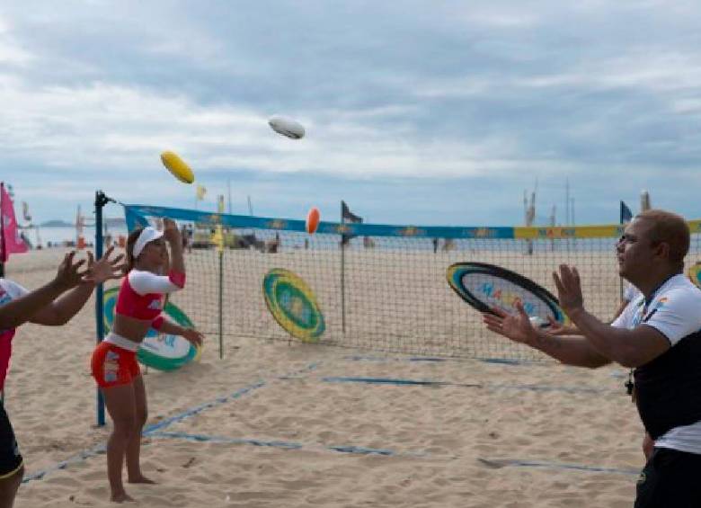 El manbol ya cuenta con unos 2.000 aficionados en Brasil, un país de más de 200 millones de habitantes y se ha exhibido en once naciones de Sudamérica, Europa y Asia, según Rui Hildebrando. FOTO AFP