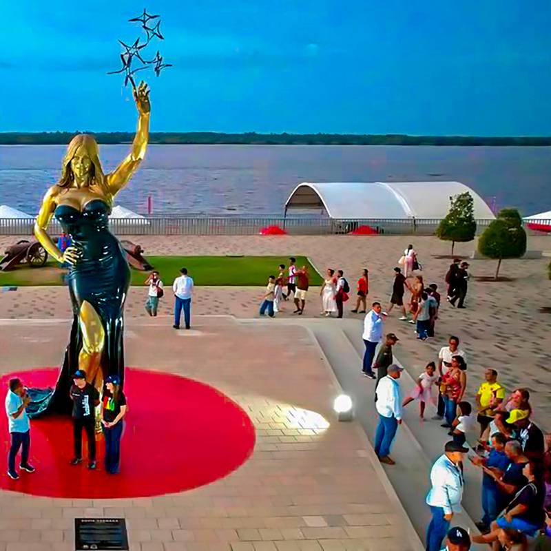 La estatua de Sofía Vergara es un homenaje a la carrera de la actriz en el extranjero. FOTO Alcaldía de Barranquilla