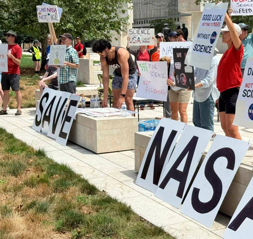 Trabajadores de la Nasa protestan contra recortes presupuestales. FOTO TOMADA DE X (@NASAWatch).