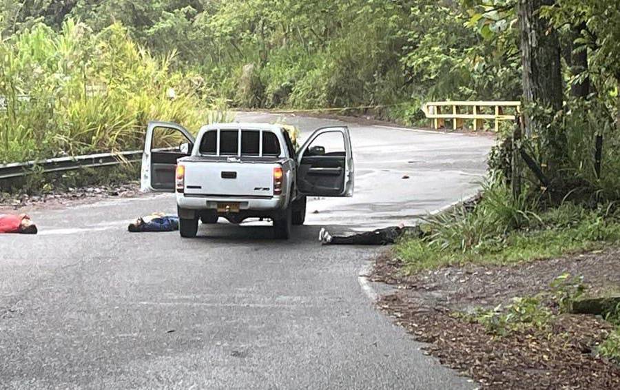 Así fueron enocontrados los tres cuerpos en la madrugada de este miércoles. FOTO: Cortesía