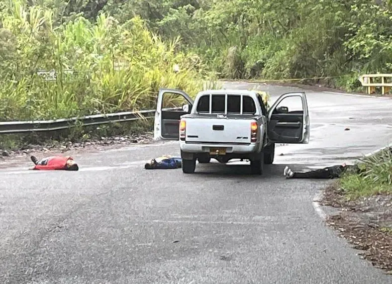 Así fueron enocontrados los tres cuerpos en la madrugada de este miércoles. FOTO: Cortesía