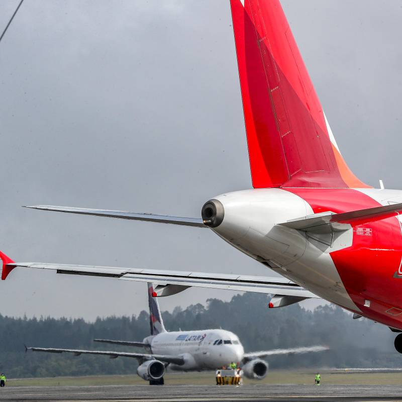 La inmovilización de los Airbus A319, A320 y A321 por una actualización urgente de software afectó este fin de semana la operación aérea en Colombia, especialmente a los aviones de Avianca. FOTO: Juan Antonio Sánchez