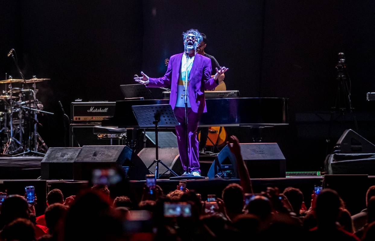 Cantó desde sus primeras melodías populares, Giros, 11 y 6 y Ciudad de pobres corazones, hasta las más sonadas como El amor después del amor, Brillante sobre el mic y Circo Beat. FOTO: JUAN ANTONIO SÁNCHEZ OCAMPO