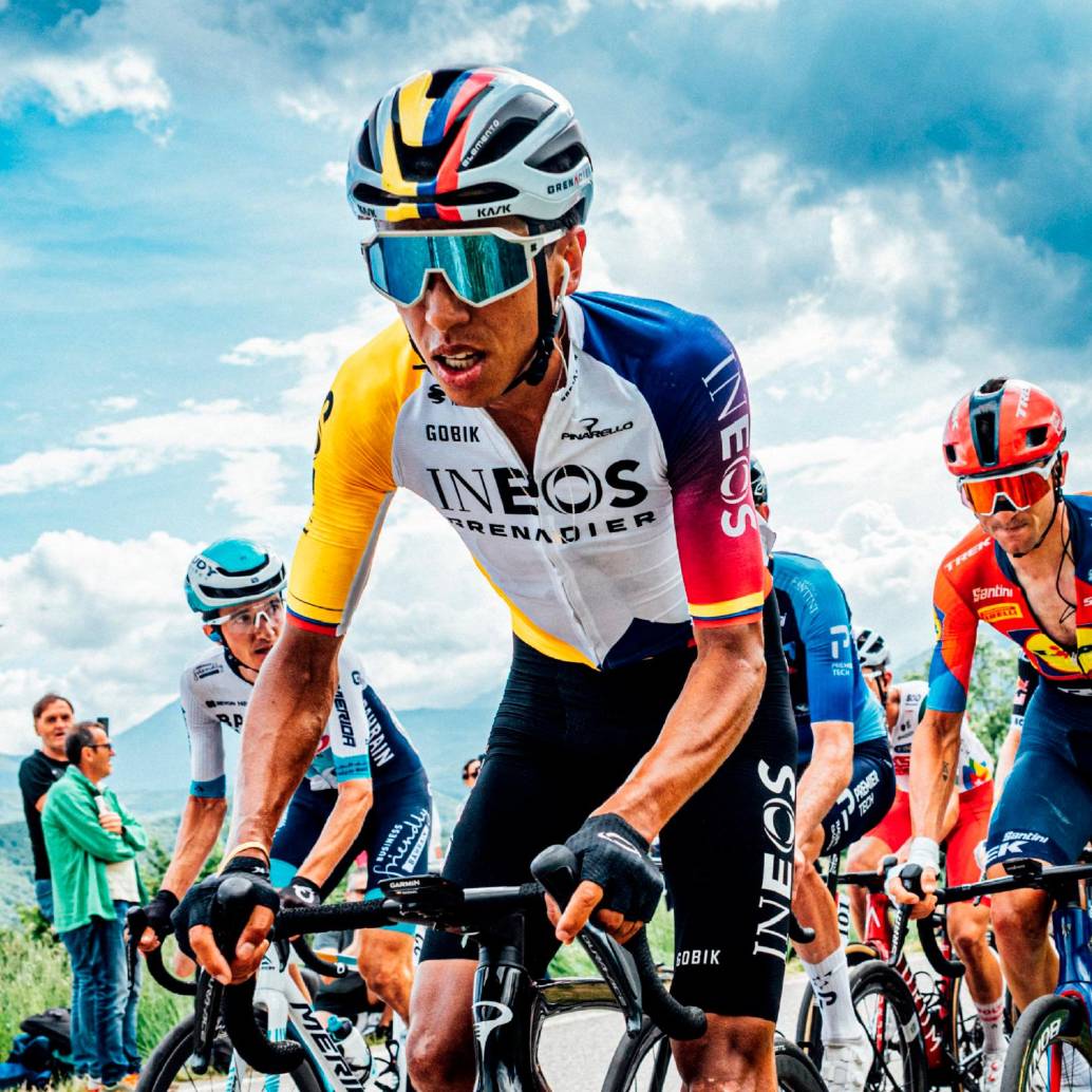 Egan Bernal, vigente campeón nacional, realiza una de sus mejores campañas tras el accidente que sufrió en 2022. FOTO X-INEOS