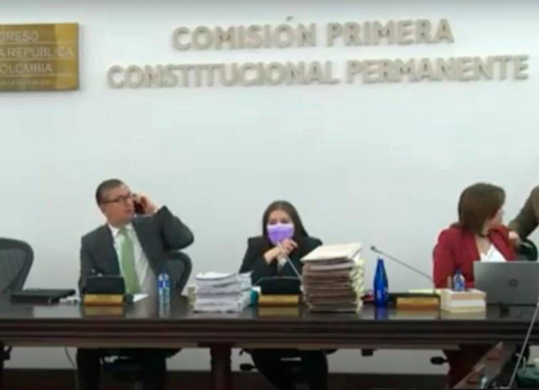 Hacia las 11:00 de la mañana solo había presencia de cuatro senadores en la Comisión que está conformada por 22. FOTO CAPTURA DE PANTALLA 