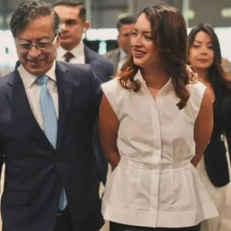 El expresidente Gustavo Petro y su hija mayor Andrea Petro. Foto: redes